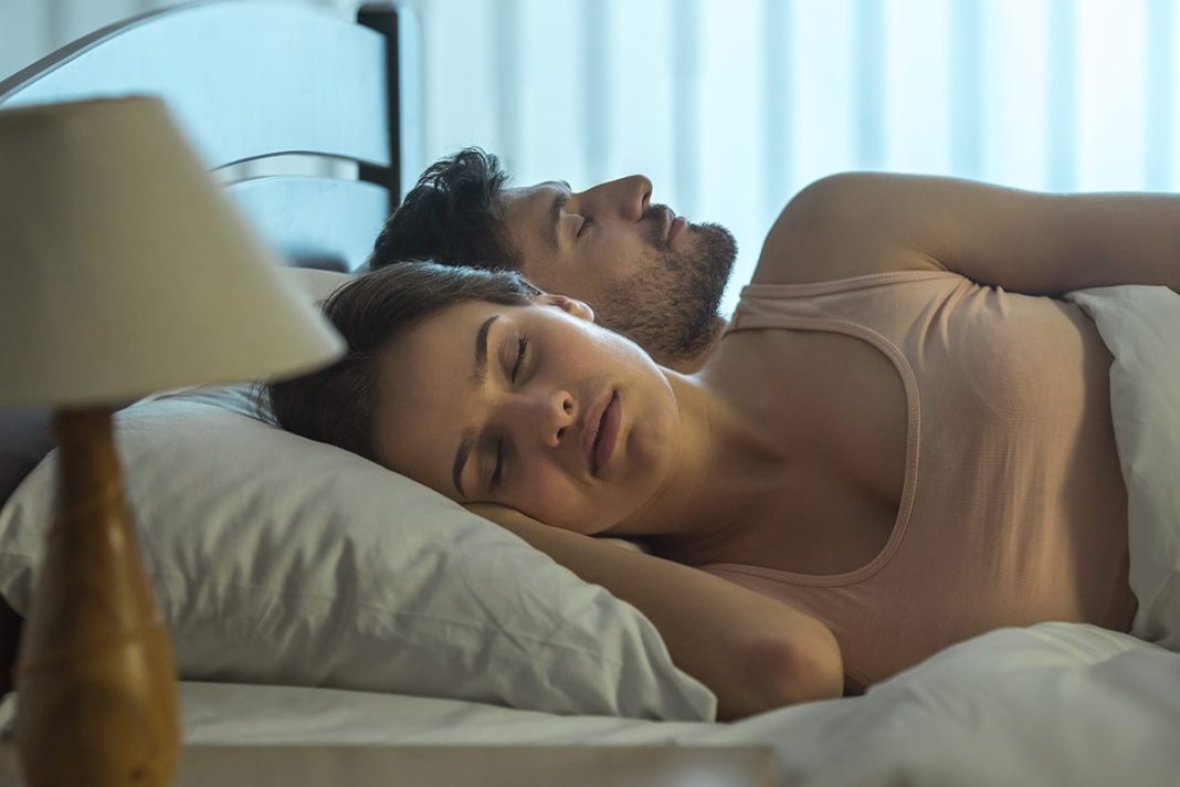 FORTALECIMIENTO DEL VÍNCULO EMOCIONAL POR DORMIR EN PAREJA