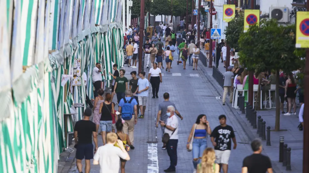 La Velá de Triana: De tradición devota a evento popular del siglo XX