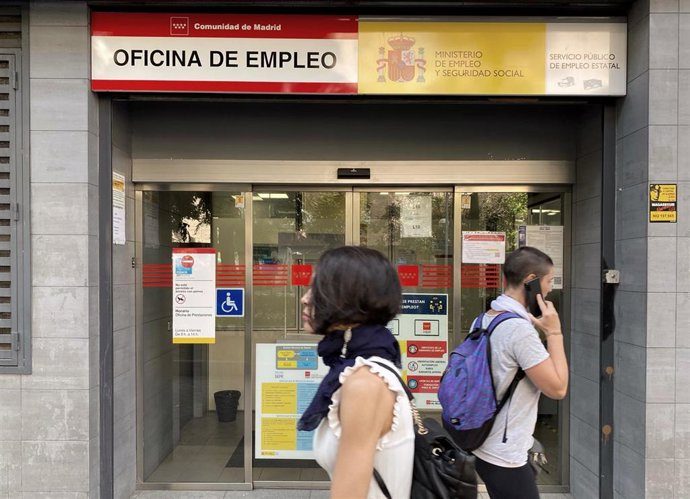 La Ayuda Se Concede En Forma De Bono Formativo Para Costear Cursos Adaptados Al Perfil Del Solicitante