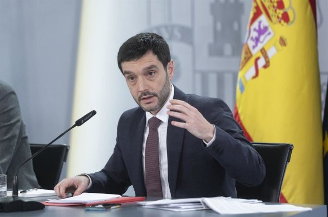 La Nueva Ley De Consumo Sostenible Premia A Los Viajeros En Tren Y Castiga Los Vuelos En Avión