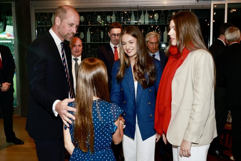 Leonor y Sofía coinciden con el príncipe Guillermo en Suiza en una final con cuentas pendientes