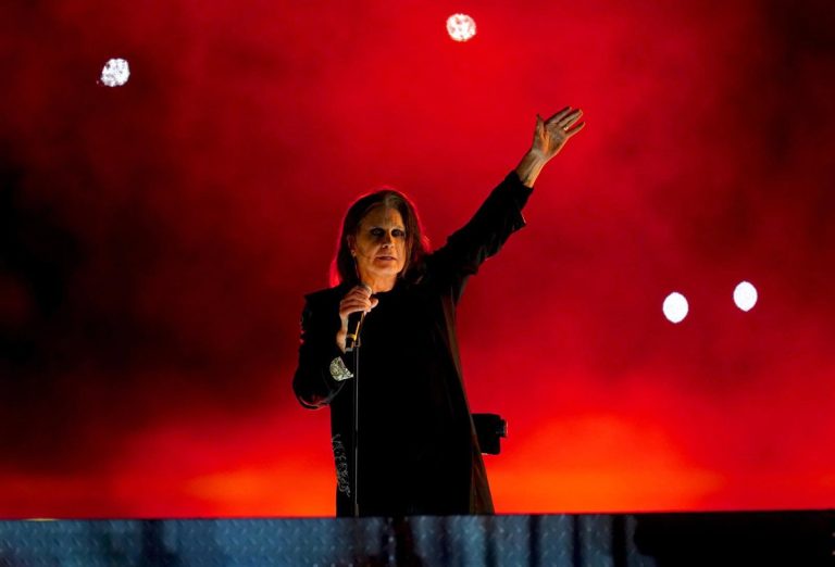 Medios y personalidades de todo el mundo lamentan la muerte de la leyenda del heavy metal, Ozzy Osbourne