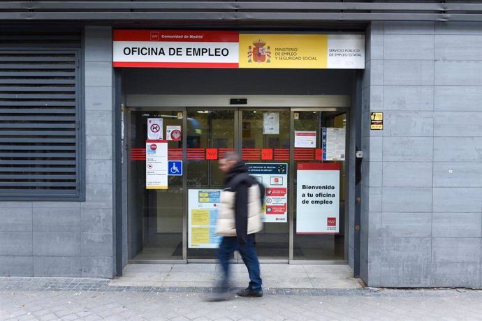 ¿Eres Autónomo Y Tienes Más De 52 Años? Este Error Puede Dejarte Sin Ayudas Del Sepe 2 Permanecer En El Régimen De Autónomos Impide Acceder A La Ayuda, Incluso Si Se Han Cotizado Más De 15 Años