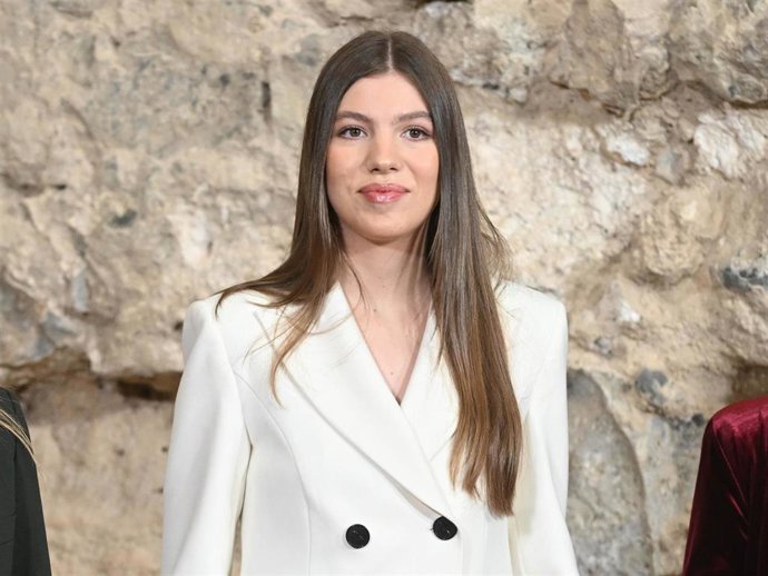 Sofía se distancia del modelo militar de Leonor