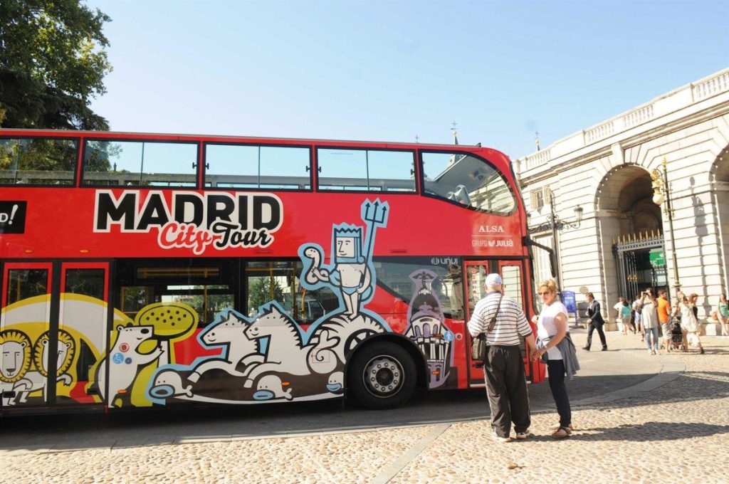 El Ayuntamiento De Madrid Responde Al Conflicto De Los Autobuses Turísticos Que Obstaculizan A La Emt 2 Tres Nuevas Rutas Para Un Turismo Más Sostenible