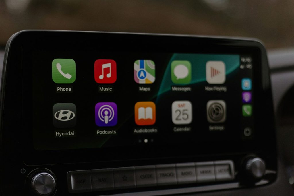 Usa Whatsapp En El Coche Sin Multas De La Dgt