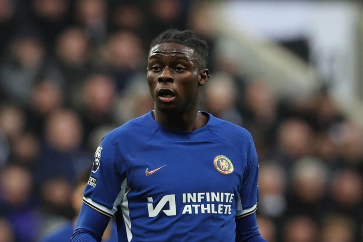 Ugochukwu Valencia Cf Enzo Barrenechea
