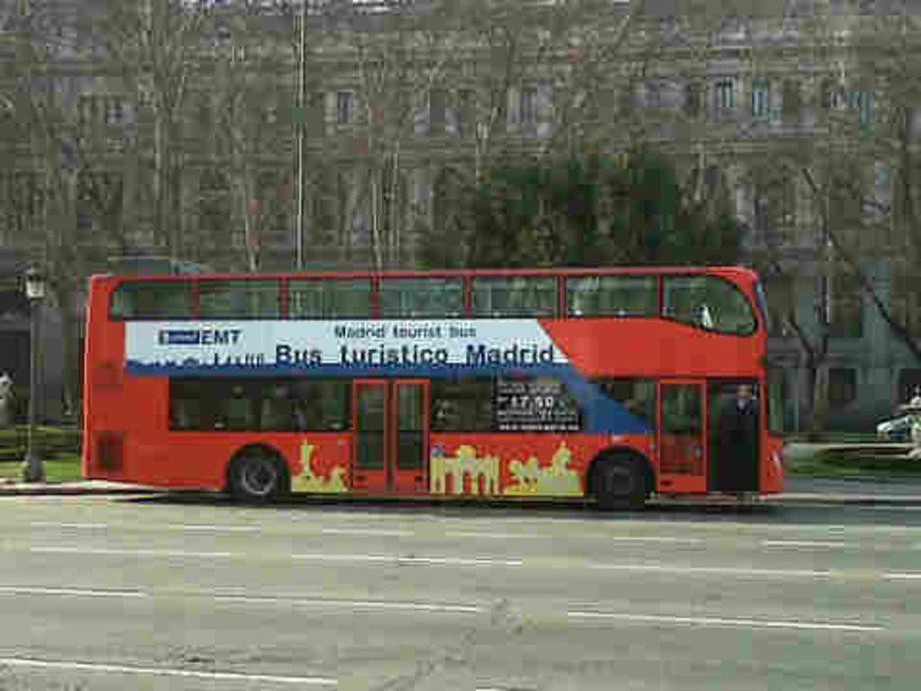 El Ayuntamiento De Madrid Responde Al Conflicto De Los Autobuses Turísticos Que Obstaculizan A La Emt 5 Una Experiencia Más Ordenada Y Segura Para Todos