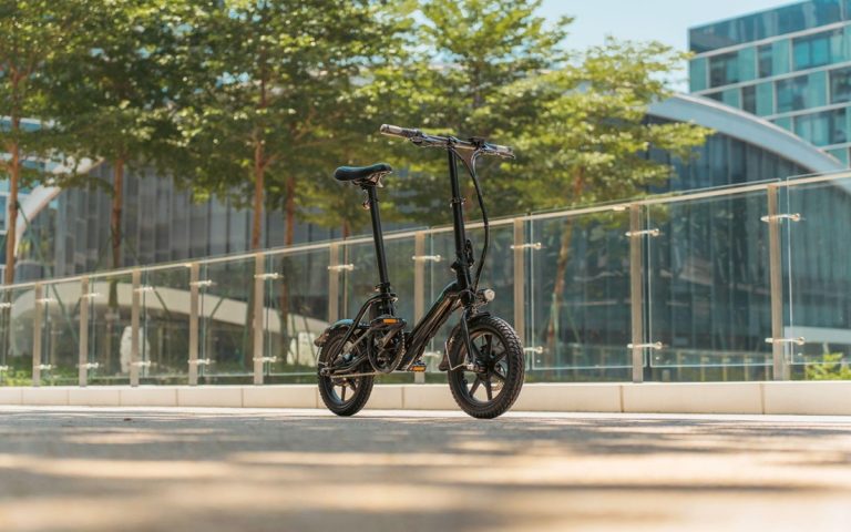 ¿Deberías comprar una bicicleta eléctrica si vives en un piso sin ascensor?