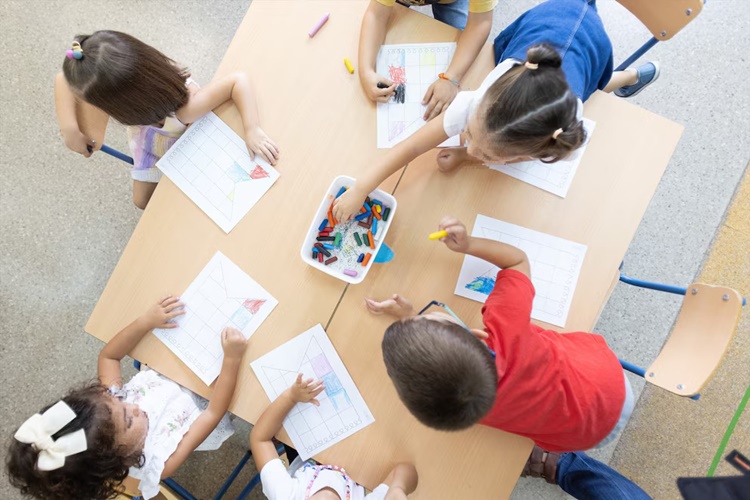 Alumnos De Infantil De Un Colegio