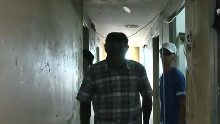 Fin A Los Okupas Del 'Edificio Azul' De Vallecas: Dinero De Por Medio, Un Arrestado Y Solo Un Inquilino Pagando 2 Edificio Azul Okupas Vallecas