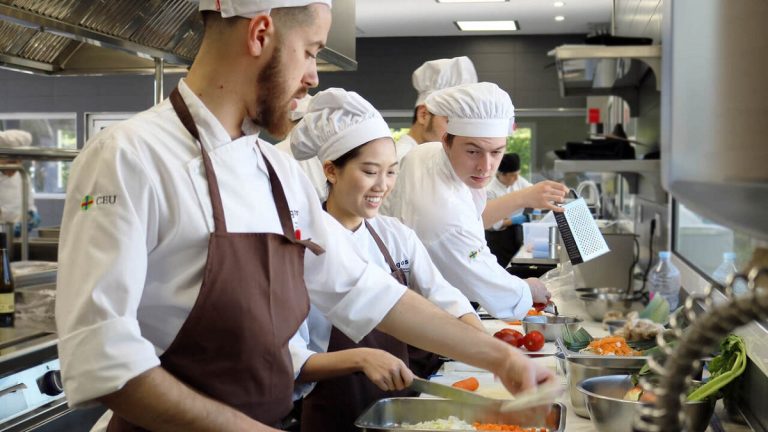 ¿Dónde estudiar una carrera gastronómica en España?