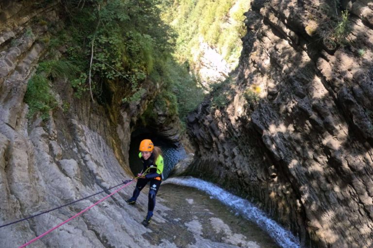 Vía Ferrata Sorrosal, Barranco Gorgol y barranquismo en Ordesa; guía de aventura en el Pirineo Aragonés
