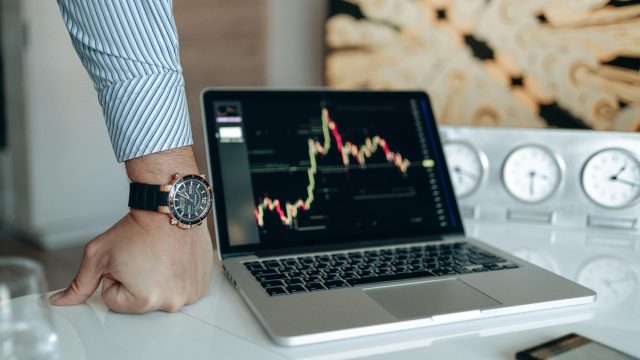 Valores Y Apuestas Bursátiles Que Podrían Sorprender Este Verano En España