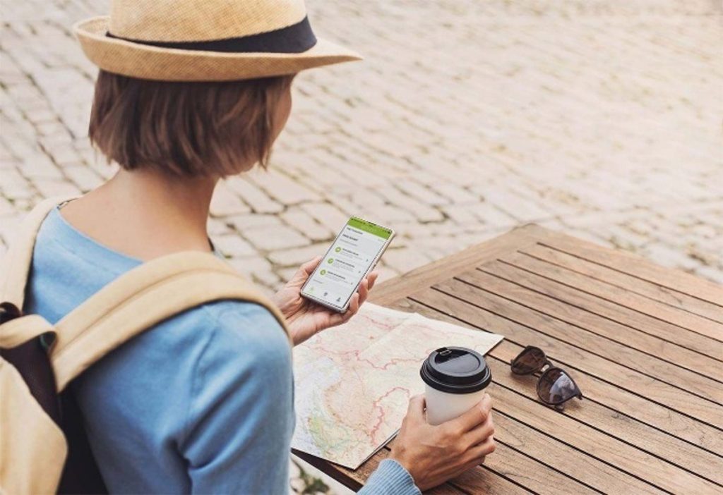 Viajar Por España En 2025: La Inteligencia Artificial Cambia Las Reglas Del Juego Con Vacaciones Más Fáciles, Baratas Y A Tu Medida 1 Asistentes Virtuales Diseñan Itinerarios Personalizados En Segundos Y En Varios Idiomas