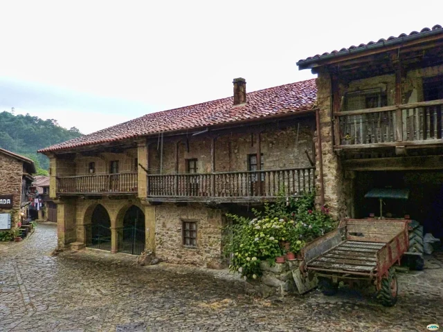 Florencia Cuello (33), Guía Turística: «Fui Al Pueblo De Cantabria Del Que Todos Hablan Y Aluciné Con Su Cocido: ‘Es Para Morirse'»