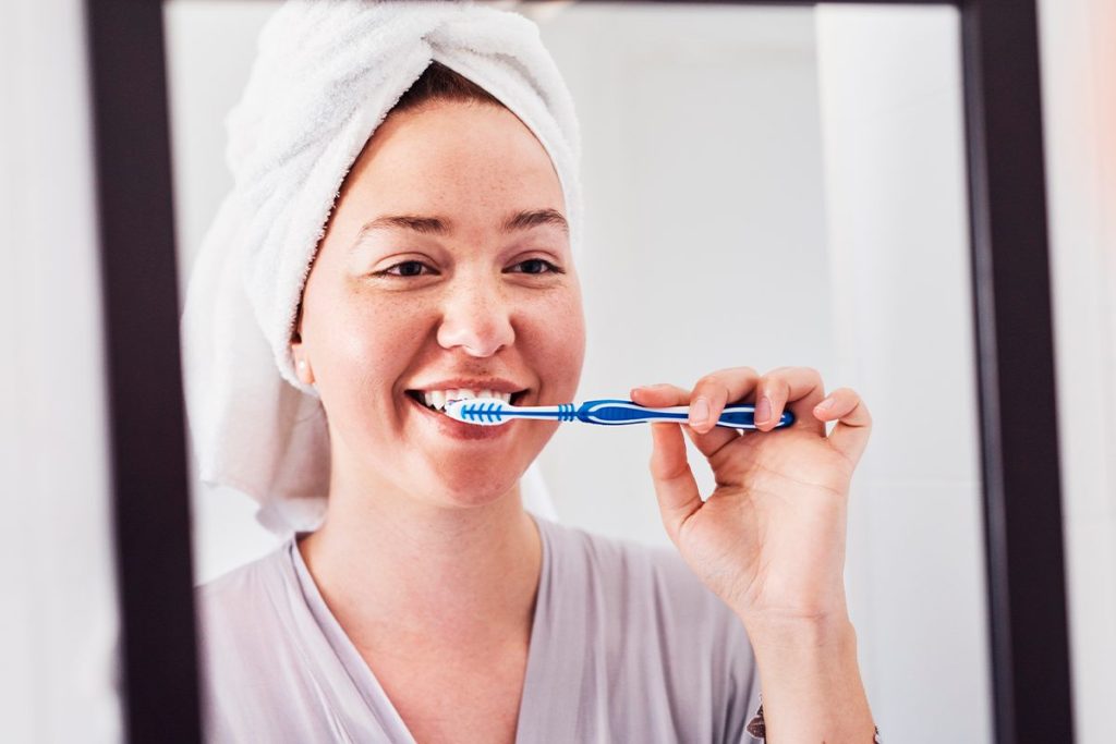 La pasta dentífrica más innovadora está hecha con cabellos humanos y ayuda a reparar dientes dañados 1 CREAN UNA PASTA DENTÍFRICA QUE AYUDA A REPARAR DIENTES DAÑADOS