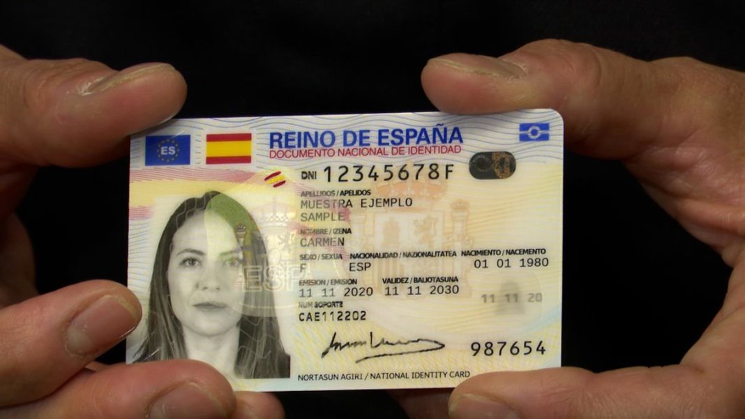 ¿Cómo pasamos a heredar apellidos en España?