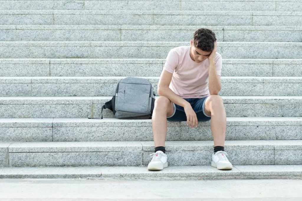 Los Jóvenes Ya Sufren La «Crisis De Los 20» Antes De Cumplir 25 Y Frustraciones Que Antes Llegaban A Los 40 Años 1 De La Estabilidad Al Vértigo: Por Qué La Adultez Temprana Ya No Es Sinónimo De Seguridad