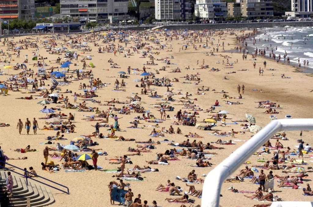 Veranear En España Ya No Es Para Todos: Irse Al Extranjero Sale Más Barato Que Quedarse En Casa 1 El Precio De Alojamientos Y Vuelos En España Supera Ya El De Muchos Destinos Internacionales