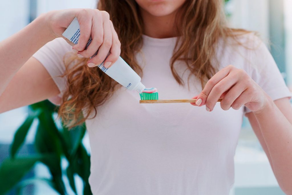 La pasta dentífrica más innovadora está hecha con cabellos humanos y ayuda a reparar dientes dañados 6 LA QUERATINA ES CLAVE EN ESTA PASTA DENTÍFRICA INNOVADORA