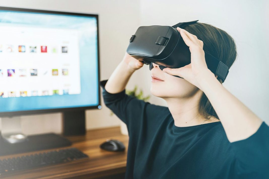 LA REALIDAD VIRTUAL INMERSIVA INVOLUCRA VARIOS SENTIDOS