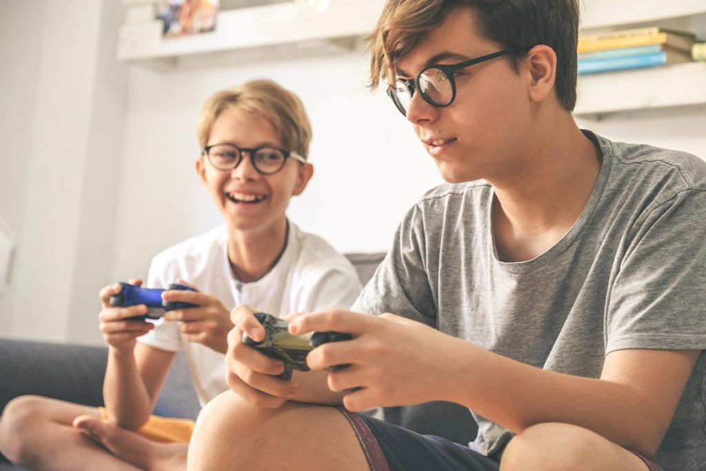LOS VIDEOJUEGOS TAMBIÉN FAVORECEN EL DESARROLLO DEL PENSAMIENTO CRÍTICO