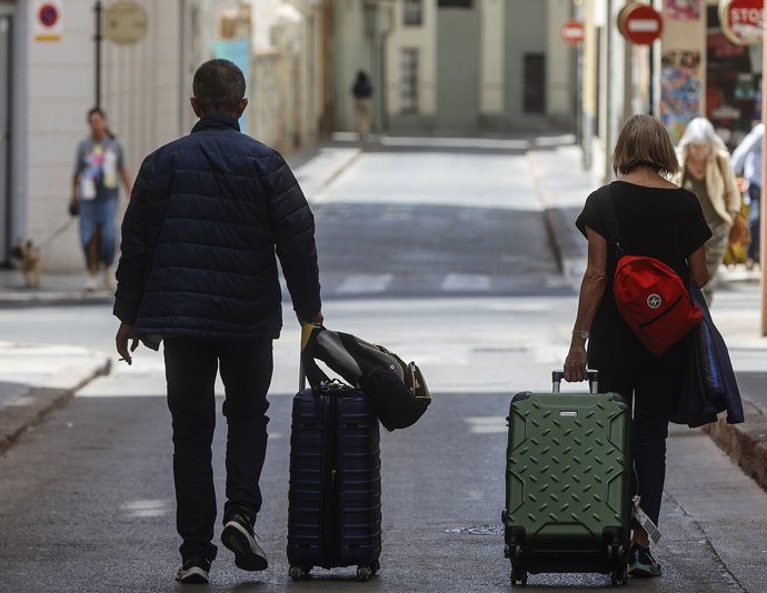 La Inflación También Golpea Al Turismo: Viajar Por España Cuesta Mucho Más Que Antes De La Pandemia 1 Los Precios De Hoteles, Vuelos Y Restaurantes Se Disparan Y Dificultan Las Vacaciones A Las Familias Españolas