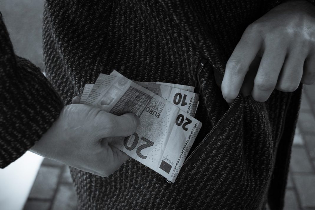 OTRAS INDICACIONES PARA EVITAR LAS ESTAFAS