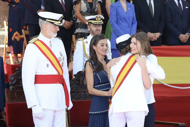 ¿Por qué Leonor y Sofía siguen sin sueldo oficial?