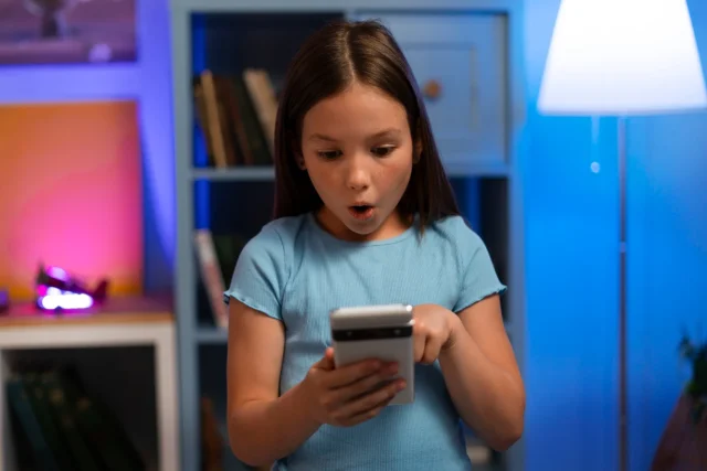 «Si Tu Hijo Usa Tiktok, Tienes Que Activar Este ‘Modo Restringido’ Ahora Mismo»: La Guía De Un Psicólogo Para Protegerlo De Contenido Inapropiado.