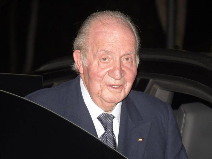 La Posible Serie De Juan Carlos I En Netflix Desata Ingeniosas Propuestas De Guion En Internet 3 Twitter Se Convierte En Un Plató Improvisado Para Reescribir La Historia Del Emérito