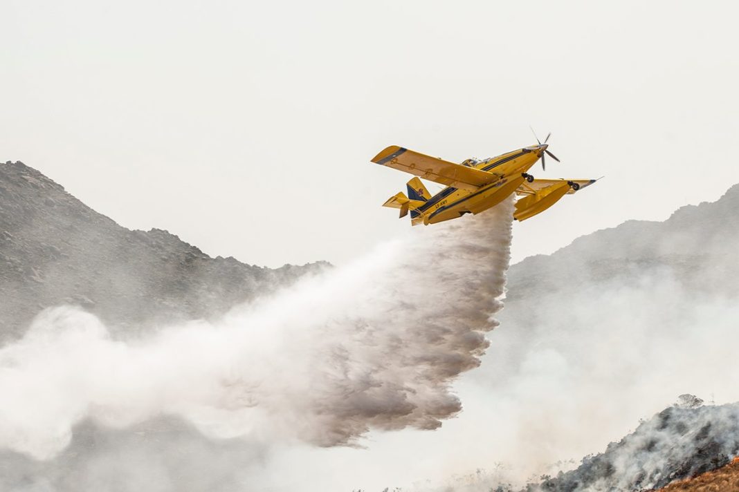 UNA DESCARGA DE AGUA EN UN INCENDIO PUEDE CAUSAR LA MUERTE