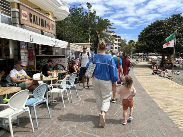 Veranear En España Ya No Es Para Todos: Irse Al Extranjero Sale Más Barato Que Quedarse En Casa