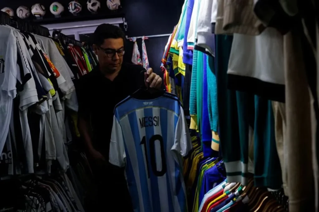 La Falsificación De Camisetas En El Fútbol: Un Negocio Perenne Que Crece Pese A Las Sanciones 1 La Falsificación De Camisetas En El Fútbol: Un Negocio Perenne Que Crece Pese A Las Sanciones Fuente: Europa Press