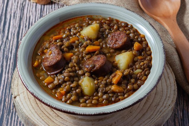 ¿Le Pones Chorizo A Las Lentejas Desde El Principio? Un Cocinero De León Te Explica Por Qué Estás Destrozando El Plato