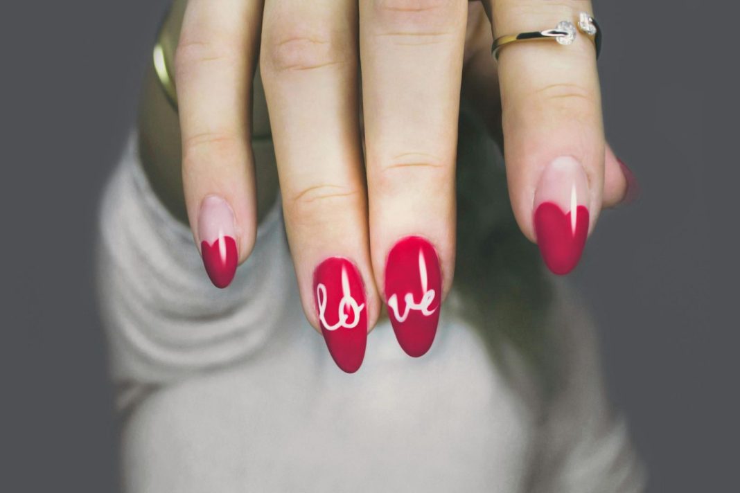 Por qué se retiran estos esmaltes de uñas del mercado Europeo