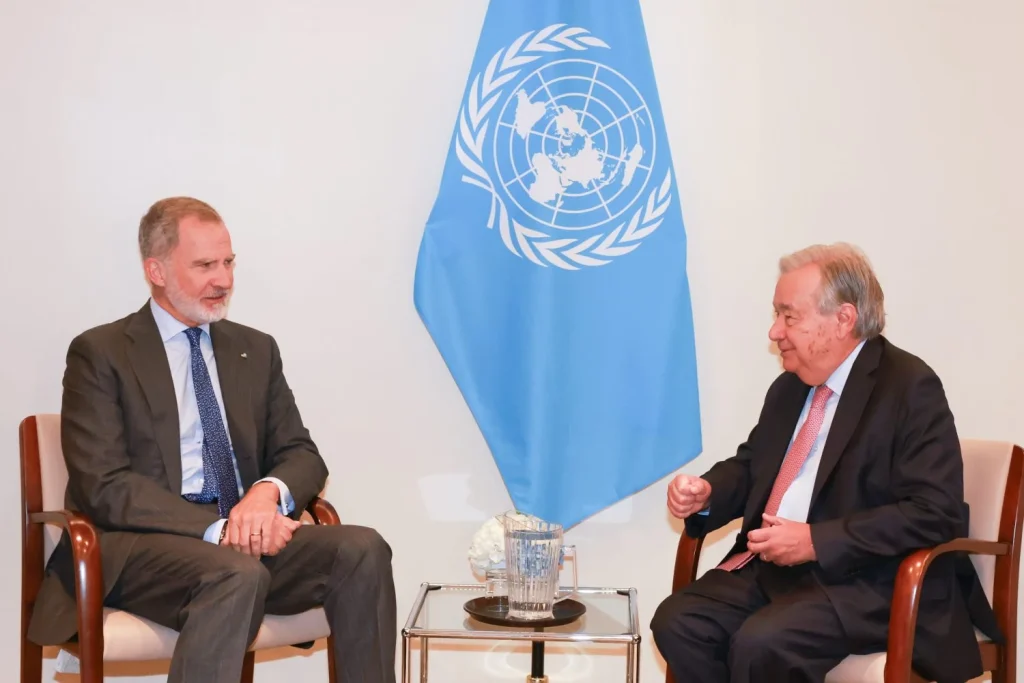 El Rey durante su encuentro con António Guterres