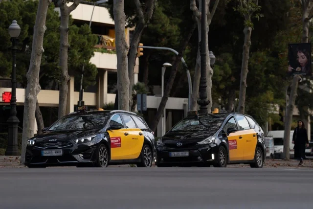 Barcelona, Decidida A ‘Barrer’ A Uber, Bolt Y Cabify Con La Nueva Ley Del Taxi: «No Permitiremos Este Atropello»