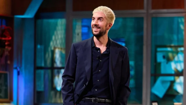«El Gobierno Ya Nos Deja»: ‘La Revuelta’ Arranca Con Cambio De Look, Un Homenaje Inédito, El Guiño A Palestina Y Un Dardo A ‘El Hormiguero’