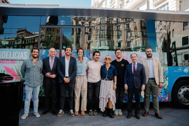 Una Actuación Sorpresa De Hey Kid Y Paula Mattheus Lleva El Jardín De Las Delicias Al Centro De Madrid De La Mano De Endesa Y Emt