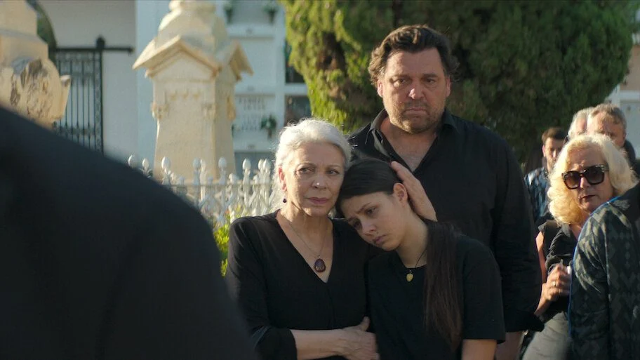 Antes De 'Dos Tumbas' En Netflix, Carmen Mola Tiene Dos Tesoros En Atresplayer Y Otro Más En El Horno 3 El Éxito De Sus Novelas Confirma Que La Ficción Televisiva Sigue Apostando Por El Thriller Español Con Sello Propio