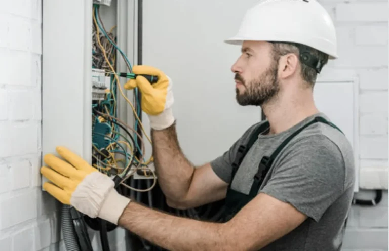 Electricistas Autorizados de Sevilla con servicio 24 horas para urgencias
