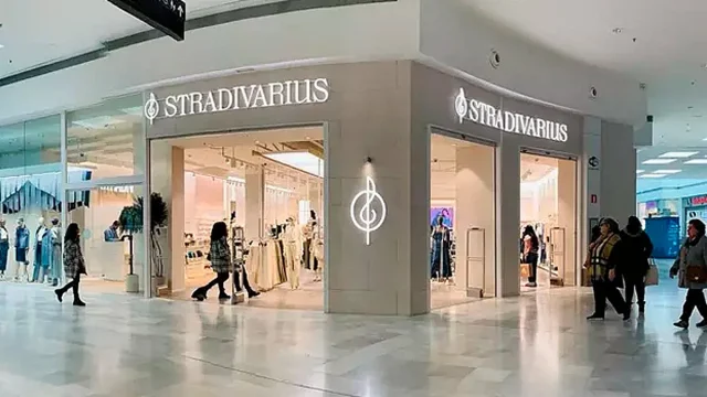 Hazte Ya Con Los Vaqueros D74 De Stradivarius Que Combinan Con Todo, Estilizan Y Los Han Puesto En Menos De 30 Euros