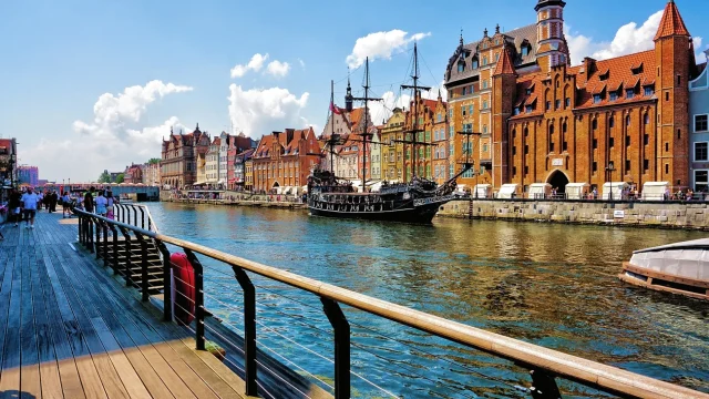¿Escapada De Navidad Por 300 Euros? Esta Ciudad De Europa (Casi Secreta) Lo Hace Posible… Y Vas A Alucinar Con Lo Que Ofrece