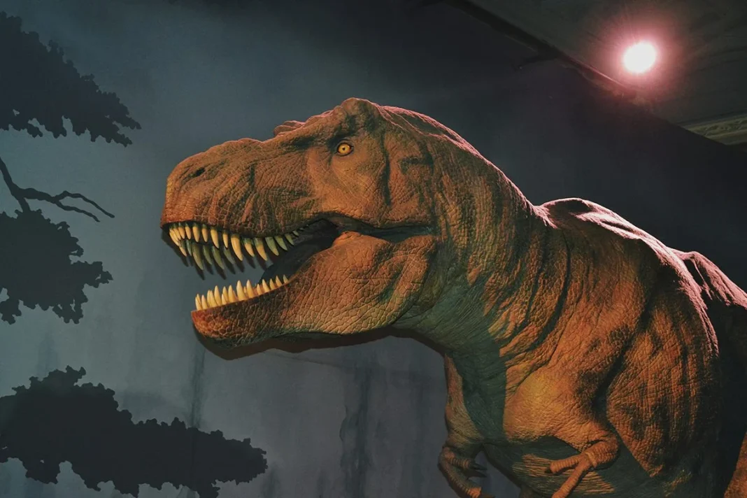 PRESENCIA DE DINOSAURIOS CARNÍVOROS