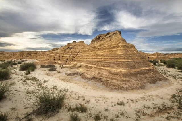 La ‘Capadocia Española’ No Está En Almería: El Pueblo De Navarra Con 200 Cuevas Que En Octubre, Sin El Calor Del Desierto, Es Una Gozada