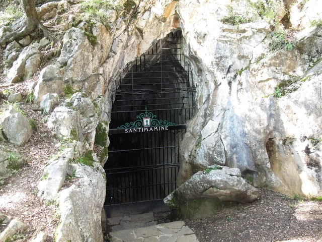 La ‘Capilla Sixtina’ Del Arte Rupestre Está En Vizcaya, Y El Lujo De Visitarla En Otoño Es Poder Disfrutarla Casi En Solitario