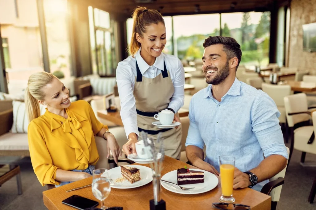 La diferencia de sabor que vas a notar no es una ilusión; tiene una explicación física que cualquier cafetería de prestigio conoce y aplica a rajatabla. Fuente: Freepik
