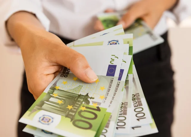 El Día Que Cambiamos La Peseta Por El Euro Y Todos Nos Sentimos Millonarios (Y Luego Más Pobres)